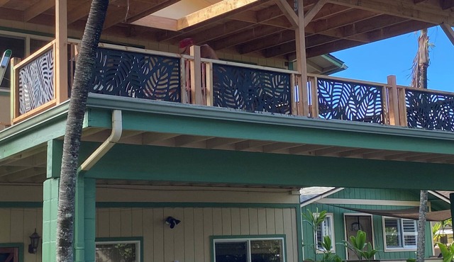 Steps to Secluded Beach-Covered Deck-Grill-AC's-Fenced Covered Parking-Laundry