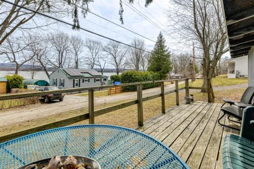 Steps to St Albans Bay! Basecamp w/Grill