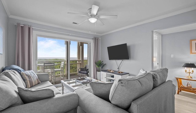 Stingwray Cove: Cozy 2-Bedroom Oceanfront Condo w/Community Pool