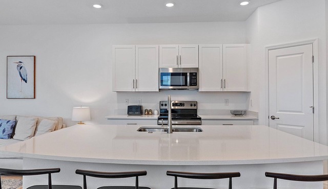 Stunning, Brand New in Skye Ranch, Close to Mayakka, 12 Miles to Beaches