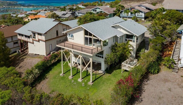 Stunning Home w/Ocean-Mountain Views in East Oahu Serene Family Vacation