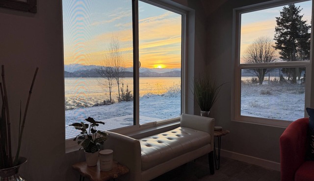 Stunning modern 2-bedroom Beach House with waterfront and glacier views