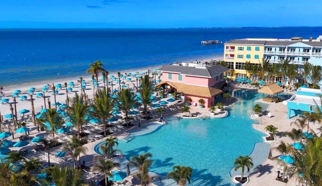 Sun, Sand & Pool Views in 3 Beachfront Rooms Near Crescent Beach Family Park