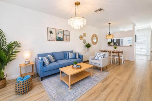Sunny Getaway Near Anna Maria, IMG & LWR, Benderson Park