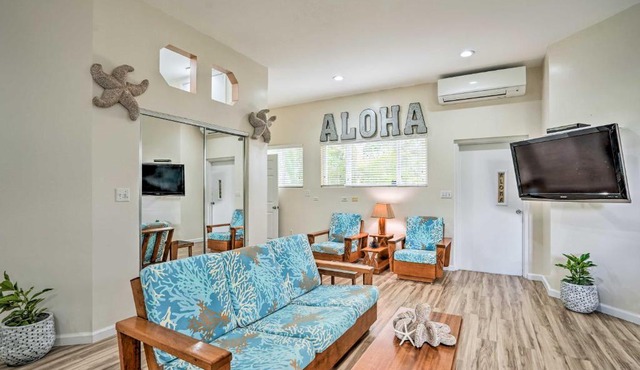 Sunny Kailua Home w/Covered Lanai 1 Mi to Beach!