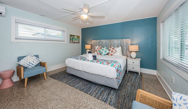 Sunset beach- Boutique hotel- Large dock!