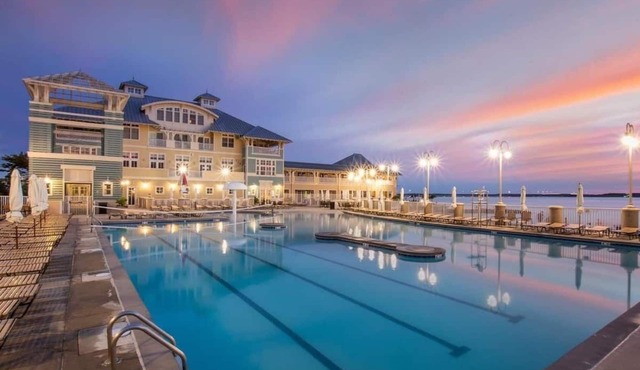 SUNSET ISLAND Spacious 5-BR - TONS of Amenities