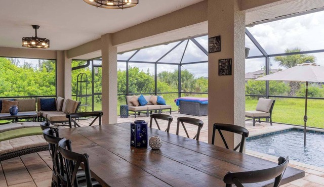 "Sunset Serenity" 5 BR/3BA Home, Sleeps 10, Heated Pool