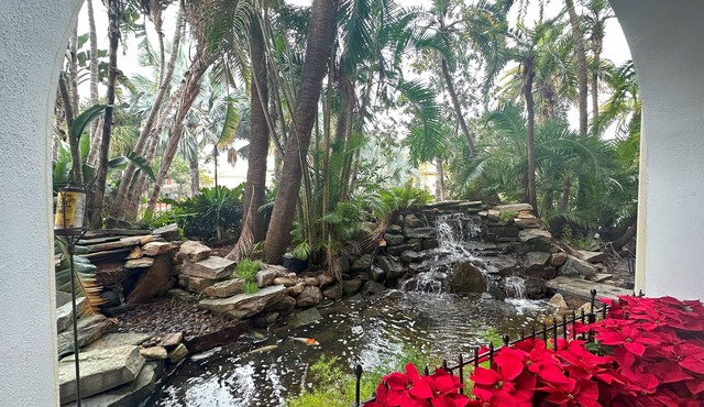 Tahitian Inn