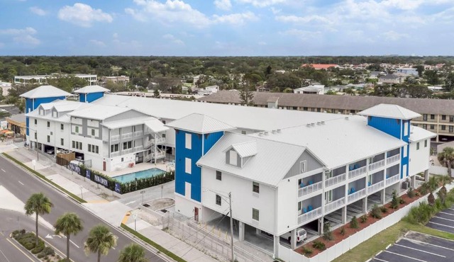 The J Hotel Dunedin Clearwater, an Ascend Collection Hotel