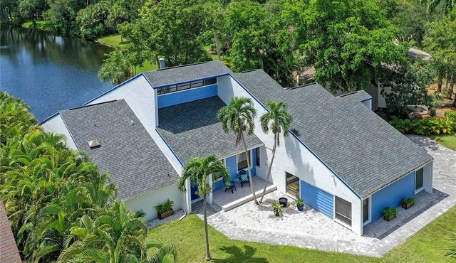 The Lake House by swflorida-villas, architect-designed villa, close to Sanibel