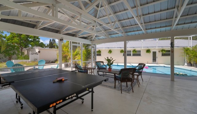 The Mangos Beach House - Sleeps 26