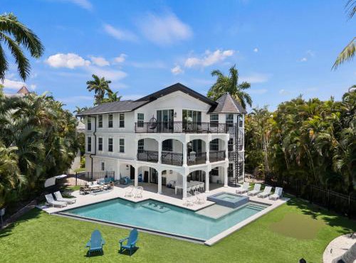 The Sunset Escape-Riverfront Elegance