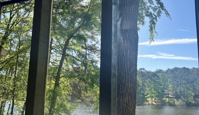The Tree House - 7 Bdr Luxury Lakefront Masters Retreat