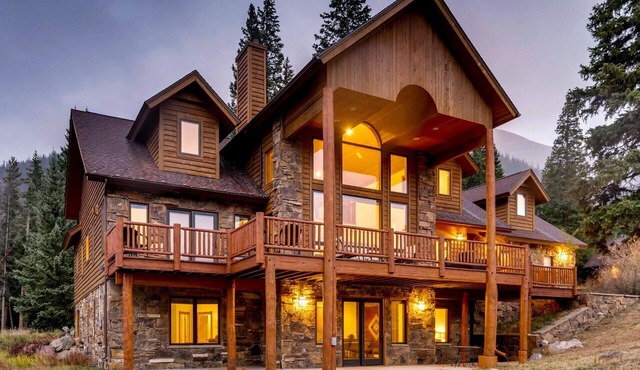 Timber Creek Retreat: Hot Tub, Pool Table, Ping Pong, Foosball, Grill