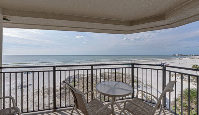 TOP FLOORGULF FRONT PREMIUM CONDO 5 STAR RATED JULY - SEPTEMBER AVAILABLE NOW
