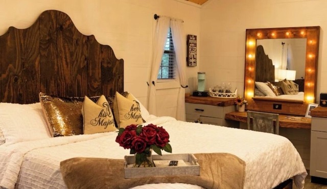 Tranquility Cabin - experience the wild wonders of Oak Meadow Ranch in Valley View