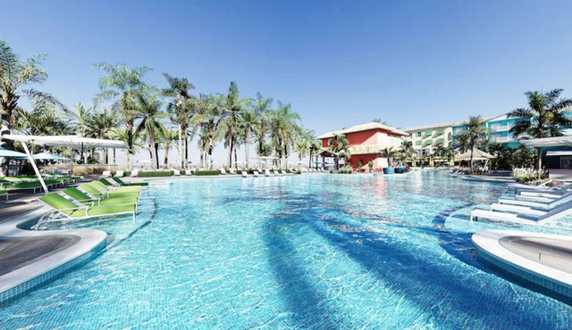 Tropical Poolside Stay w/Outdoor Pool and Ocean Views Near Fort Myers Beach