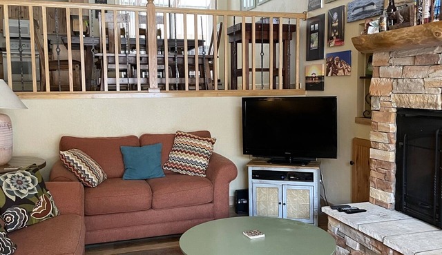 True ski in-ski out, walk to slopes & town, private hot tub, brand new kitchen