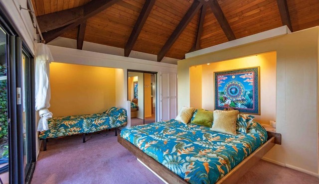 Villa Farm Stay with Ocean Views on Road to Hana
