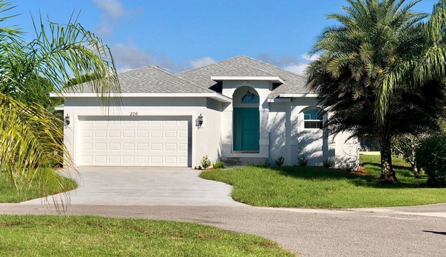 Villa Relax at the Lake 4 bedrooms 3 bathrooms