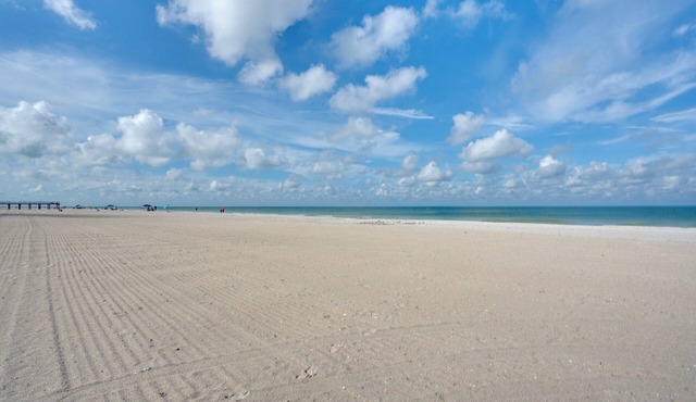 Walk to Redington Beach: Renovated Duplex w/Patio
