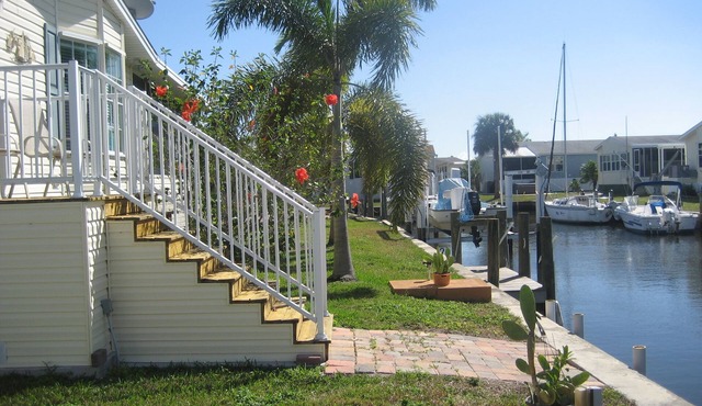 Water Front Manufacture Home In Windmill Village, Gated & On The Water