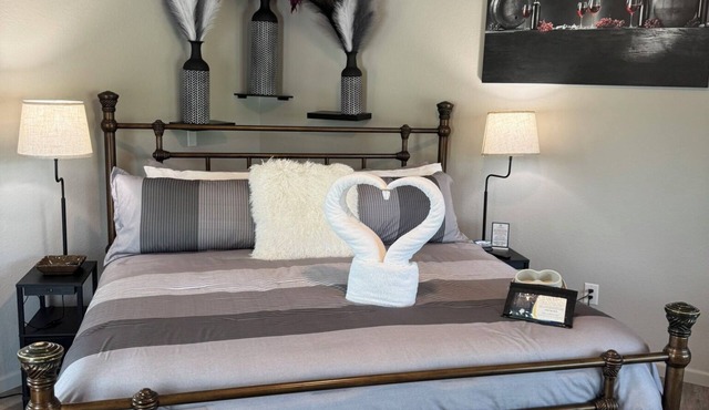 Waterfront Honeymoon Cabin with Pool Access