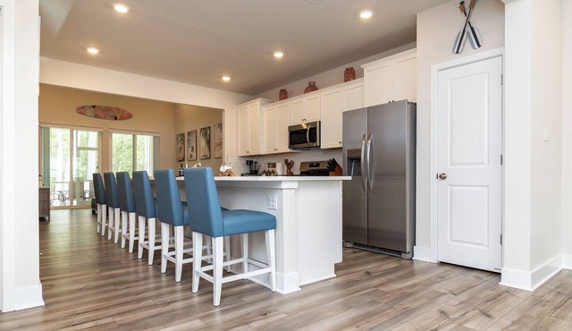Welcoming 4BR Villa with Pool in Charming Frankford