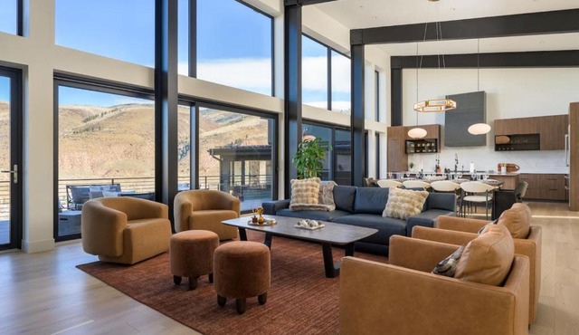 Whiskey Hill Luxury Retreat Hot tub Mountain Views