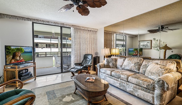 White Sands Village#118: DIRECT BEACHFRONT, CENTRAL AC, ELEVATORS, SPACIOUS!