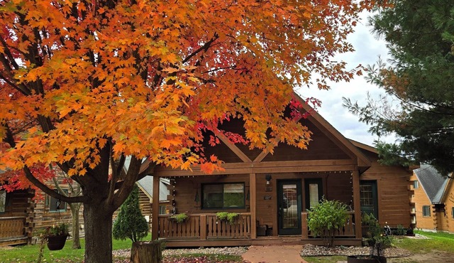 Your cozy basecamp for trails, lakes, and waterpark fun!