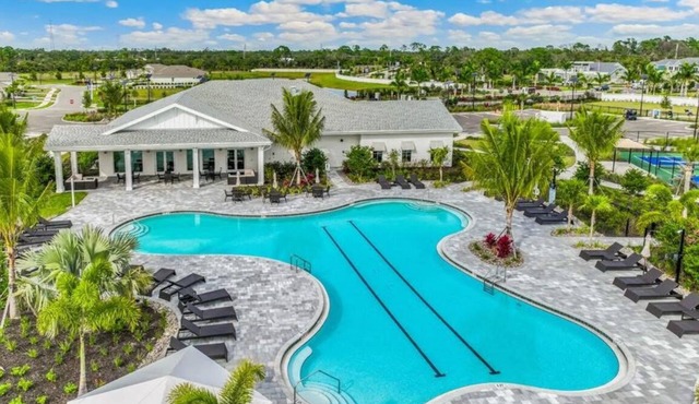 Your Sunshine Retreat. Only seasonal rentals 3 month minimum stays