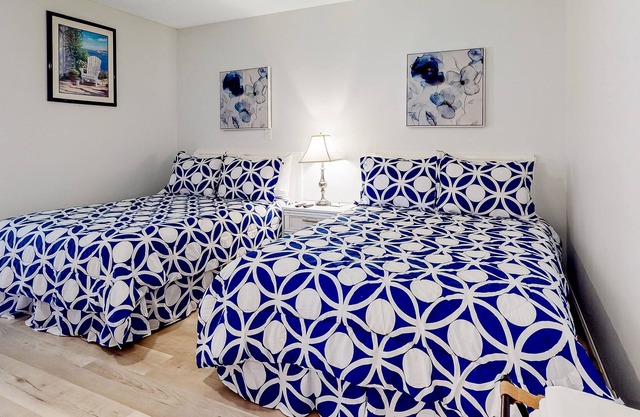 Studio w/patio, kitchenette, partial AC, free WiFi, and shared indoor pool