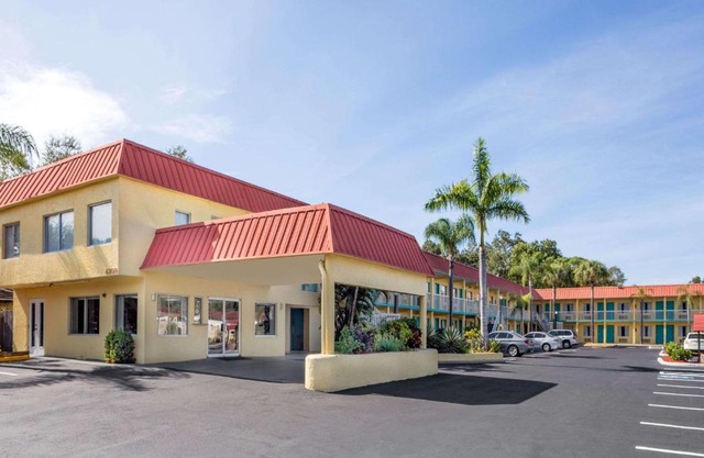 Super 8 by Wyndham Sarasota Near Siesta Key