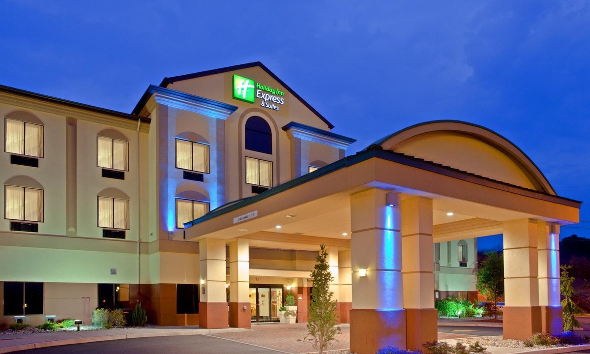 Newton Hotel | Holiday Inn Express Hotel & Suites Newton Sparta, an Ihg Hotel