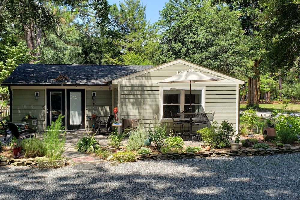 Southern Pines Cottage | Private Cottage & grounds just minutes from the top golf courses in the country!