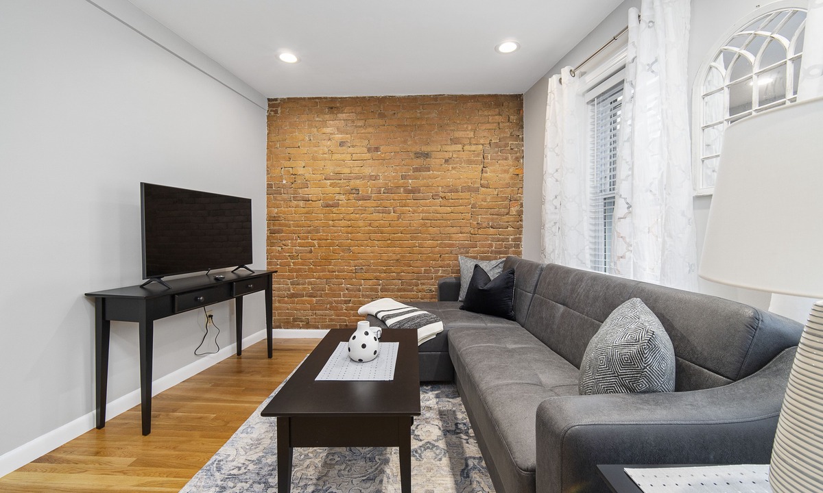North End Apartment | Ideal North End 1brm Central To Everything