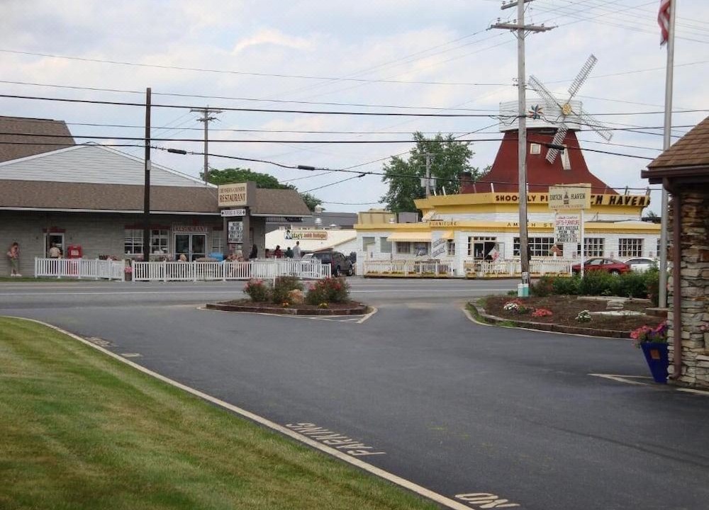 Photo of Buildings in Ronks