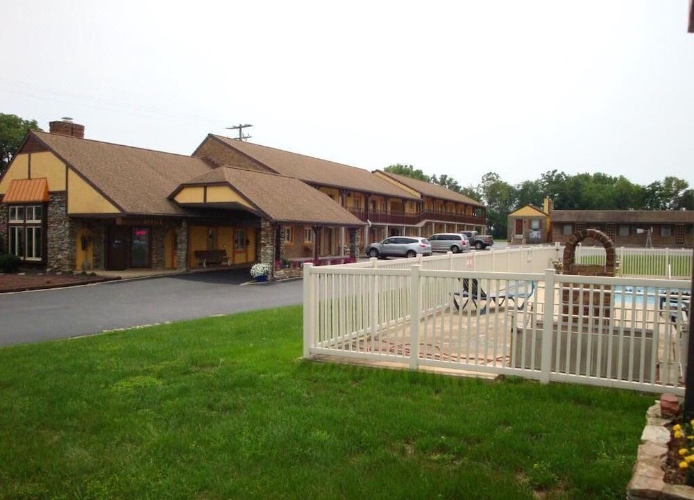Photo of Buildings in Ronks