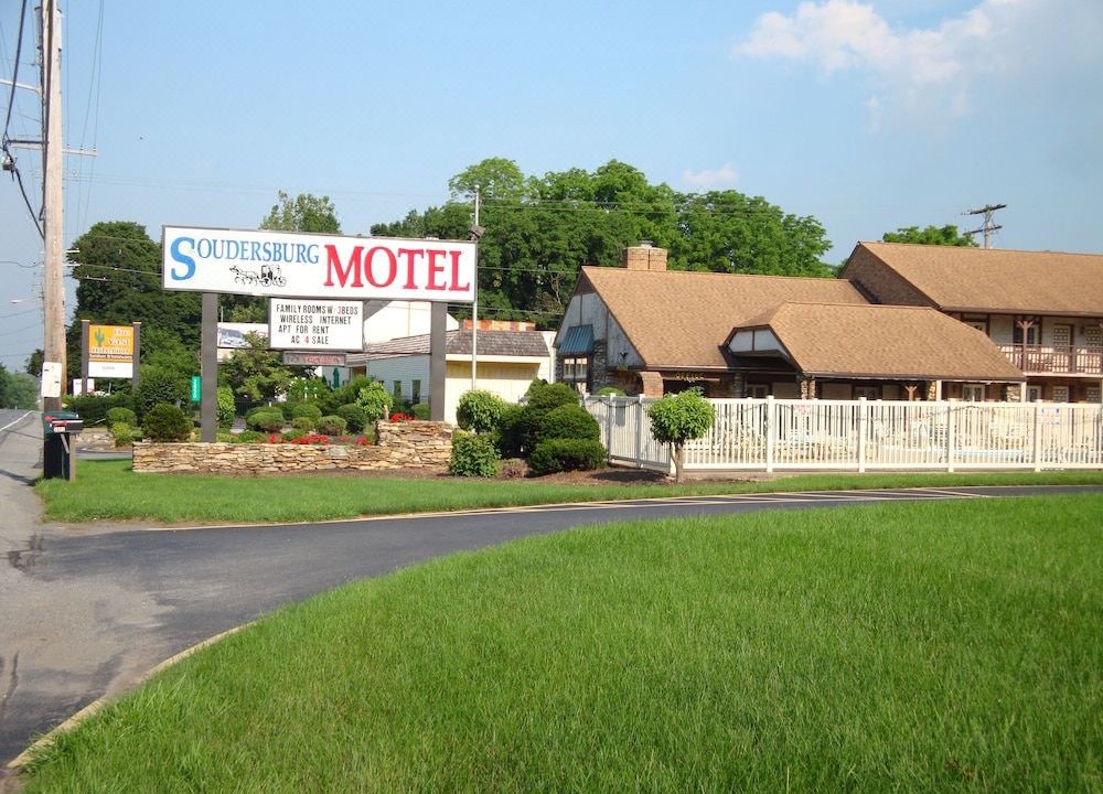 Photo of Buildings in Ronks
