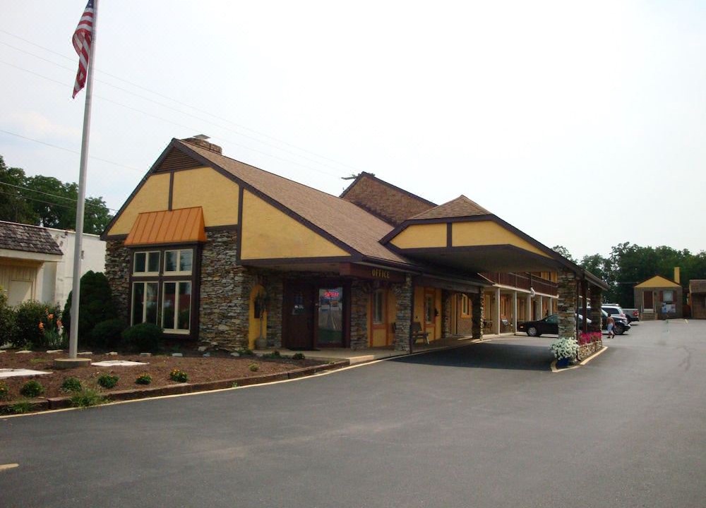 Photo of Buildings in Ronks