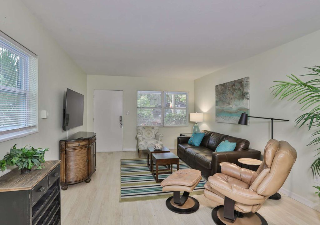Photo of Livingroom in Gillespie Park