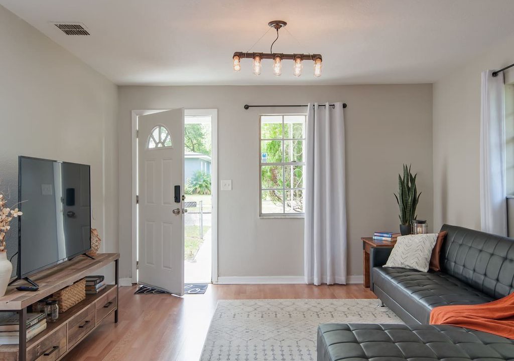 Photo of Livingroom in Tampa Heights