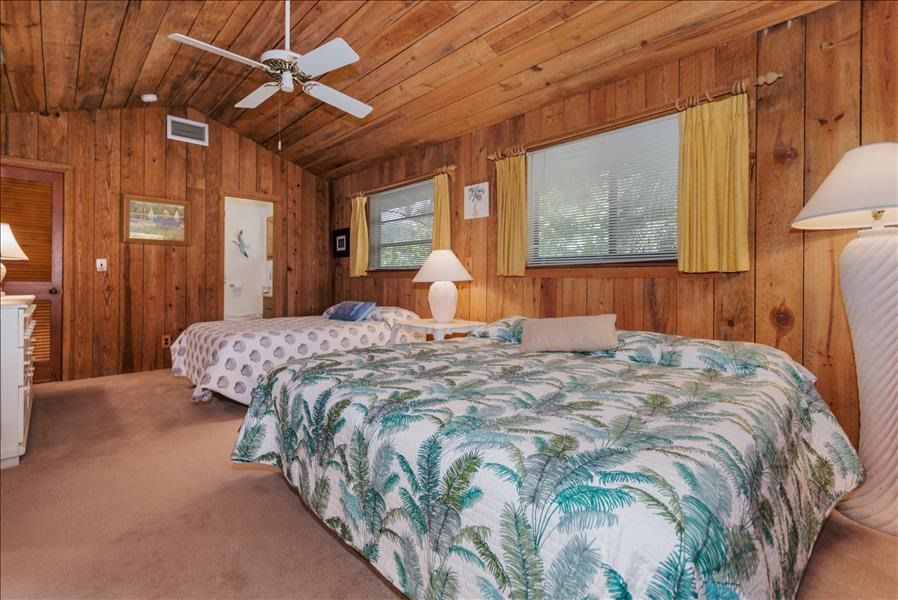 Photo of Bedroom in Golden Beach