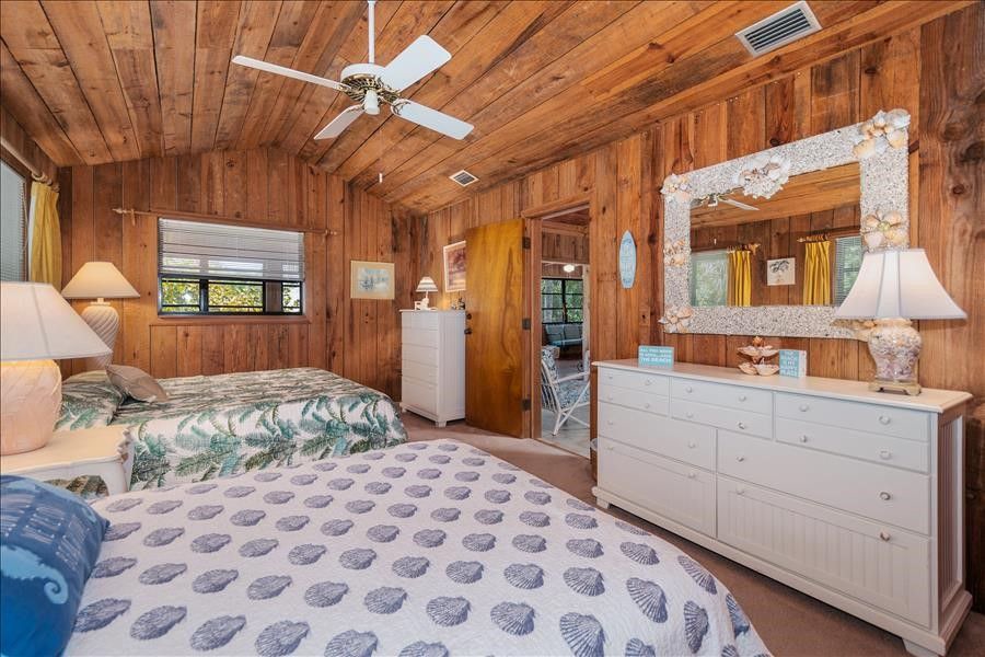 Photo of Bedroom in Golden Beach