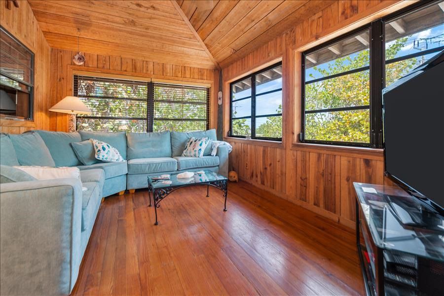 Photo of Livingroom in Golden Beach