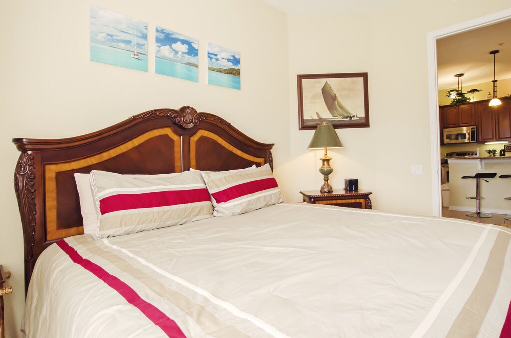 Photo of Bedroom in Four O'Clock