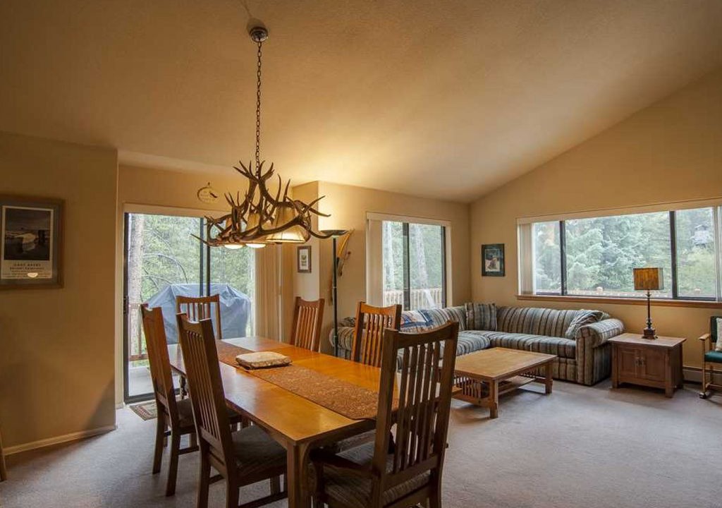 Photo of Livingroom in Park Forest Estates