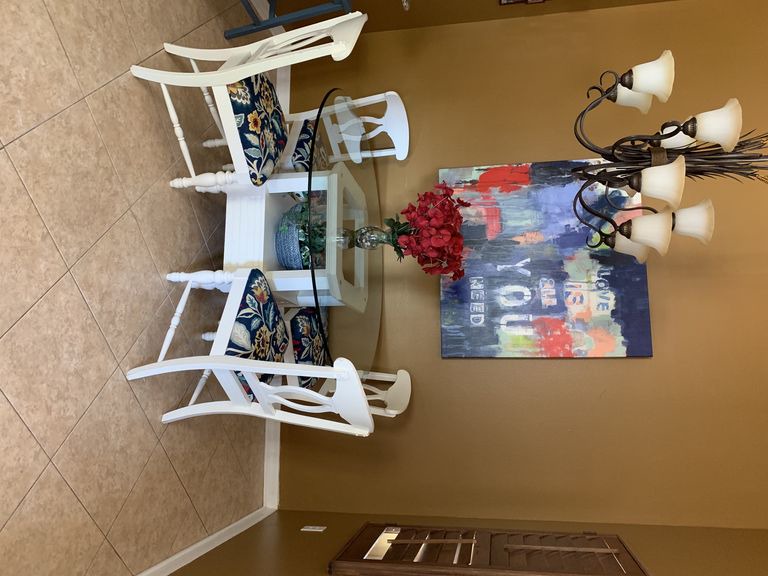 Photo of Livingroom in Gillespie Park